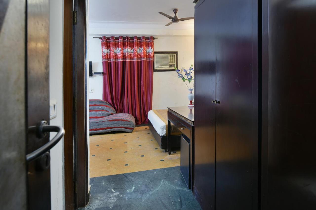 Hotel I Stay & Revels Near New Delhi Railway Station- By Ap Singh Hotels Exterior photo